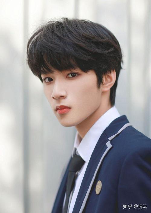 圈内爆料招同台刘耀文,圈内爆料引粉丝热议